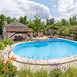 Guest house Casa By