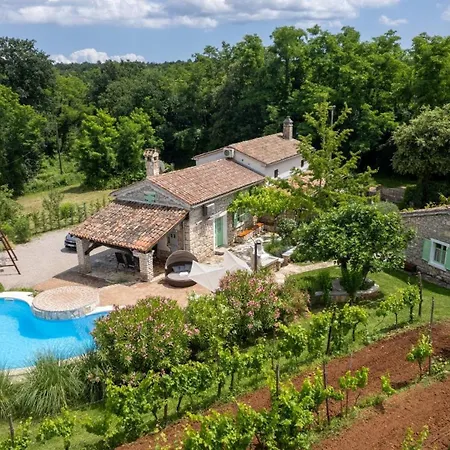Casa By